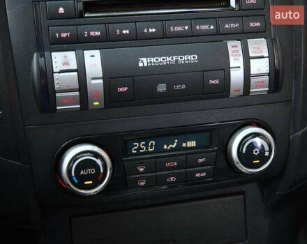 Чорний Міцубісі Паджеро, об'ємом двигуна 3 л та пробігом 197 тис. км за 12500 $, фото 16 на Automoto.ua