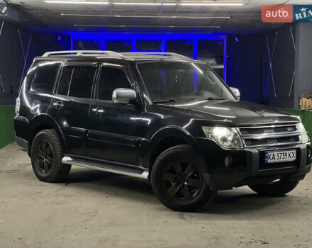 Черный Мицубиси Паджеро, объемом двигателя 3 л и пробегом 320 тыс. км за 9900 $, фото 5 на Automoto.ua