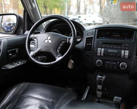Чорний Міцубісі Паджеро, об'ємом двигуна 3 л та пробігом 197 тис. км за 12500 $, фото 10 на Automoto.ua