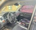 Чорний Міцубісі Паджеро, об'ємом двигуна 3.8 л та пробігом 150 тис. км за 11000 $, фото 2 на Automoto.ua