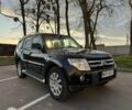 Черный Мицубиси Паджеро, объемом двигателя 3.2 л и пробегом 200 тыс. км за 9000 $, фото 1 на Automoto.ua