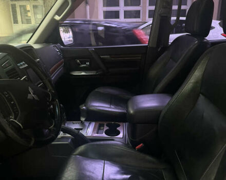 Черный Мицубиси Паджеро, объемом двигателя 3.2 л и пробегом 166 тыс. км за 14853 $, фото 8 на Automoto.ua