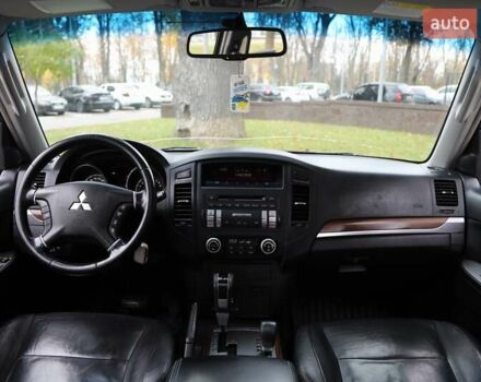 Чорний Міцубісі Паджеро, об'ємом двигуна 3 л та пробігом 197 тис. км за 12500 $, фото 11 на Automoto.ua