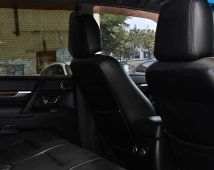 Черный Мицубиси Паджеро, объемом двигателя 3.8 л и пробегом 286 тыс. км за 11499 $, фото 16 на Automoto.ua