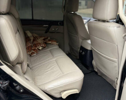 Чорний Міцубісі Паджеро, об'ємом двигуна 3.2 л та пробігом 299 тис. км за 12000 $, фото 11 на Automoto.ua