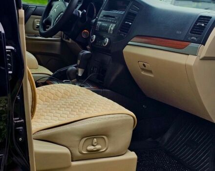 Черный Мицубиси Паджеро, объемом двигателя 3.8 л и пробегом 200 тыс. км за 270 $, фото 10 на Automoto.ua