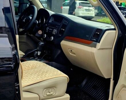 Черный Мицубиси Паджеро, объемом двигателя 3.8 л и пробегом 200 тыс. км за 270 $, фото 13 на Automoto.ua