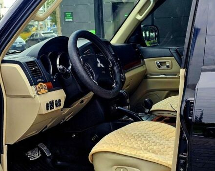 Черный Мицубиси Паджеро, объемом двигателя 3.8 л и пробегом 200 тыс. км за 11300 $, фото 9 на Automoto.ua