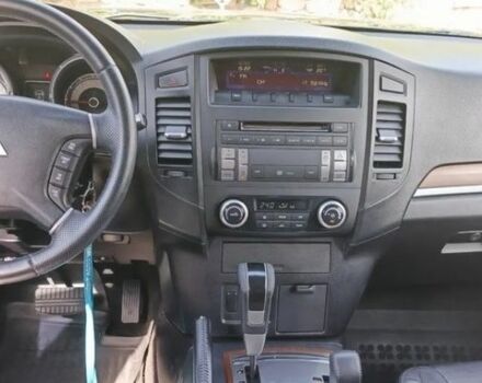 Черный Мицубиси Паджеро, объемом двигателя 3.2 л и пробегом 265 тыс. км за 4800 $, фото 6 на Automoto.ua