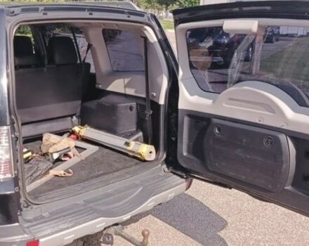 Чорний Міцубісі Паджеро, об'ємом двигуна 3.2 л та пробігом 265 тис. км за 5100 $, фото 6 на Automoto.ua