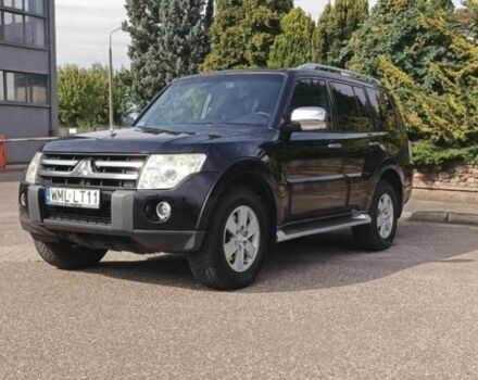 Черный Мицубиси Паджеро, объемом двигателя 3.2 л и пробегом 265 тыс. км за 4800 $, фото 2 на Automoto.ua