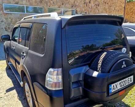 Черный Мицубиси Паджеро, объемом двигателя 3.8 л и пробегом 219 тыс. км за 12000 $, фото 2 на Automoto.ua