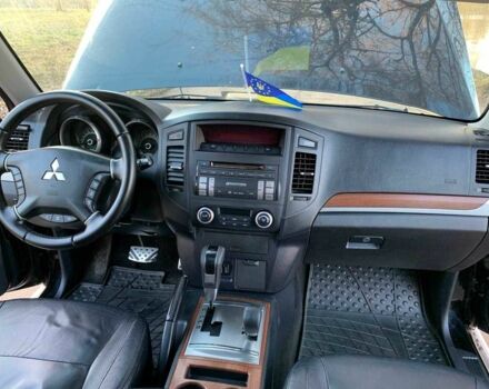 Черный Мицубиси Паджеро, объемом двигателя 3.8 л и пробегом 250 тыс. км за 14000 $, фото 14 на Automoto.ua