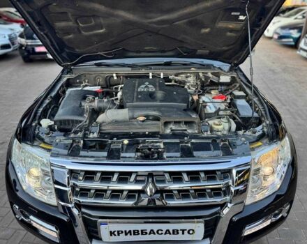 Чорний Міцубісі Паджеро, об'ємом двигуна 3.2 л та пробігом 180 тис. км за 18000 $, фото 2 на Automoto.ua