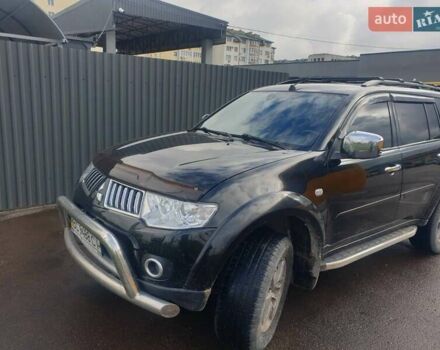 Черный Мицубиси Паджеро, объемом двигателя 2.5 л и пробегом 125 тыс. км за 15500 $, фото 5 на Automoto.ua