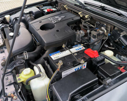 Чорний Міцубісі Паджеро, об'ємом двигуна 3.2 л та пробігом 211 тис. км за 19500 $, фото 33 на Automoto.ua