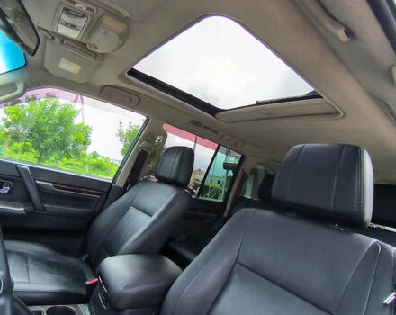 Чорний Міцубісі Паджеро, об'ємом двигуна 3.2 л та пробігом 211 тис. км за 19500 $, фото 13 на Automoto.ua