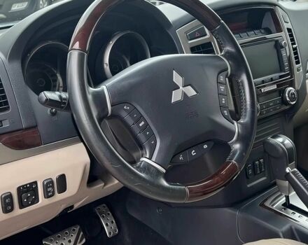 Чорний Міцубісі Паджеро, об'ємом двигуна 3.2 л та пробігом 58 тис. км за 11000 $, фото 9 на Automoto.ua