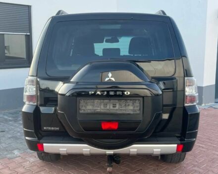 Черный Мицубиси Паджеро, объемом двигателя 3.2 л и пробегом 49 тыс. км за 26000 $, фото 5 на Automoto.ua