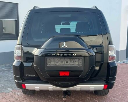 Чорний Міцубісі Паджеро, об'ємом двигуна 3.2 л та пробігом 47 тис. км за 10000 $, фото 5 на Automoto.ua