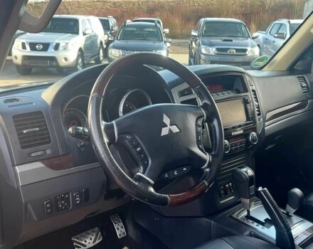 Чорний Міцубісі Паджеро, об'ємом двигуна 3.2 л та пробігом 47 тис. км за 10000 $, фото 9 на Automoto.ua