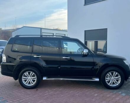 Черный Мицубиси Паджеро, объемом двигателя 3.2 л и пробегом 49 тыс. км за 26000 $, фото 7 на Automoto.ua