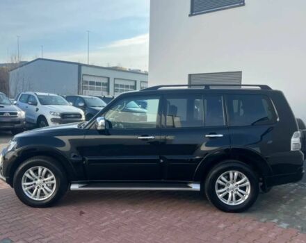 Черный Мицубиси Паджеро, объемом двигателя 3.2 л и пробегом 49 тыс. км за 26000 $, фото 3 на Automoto.ua