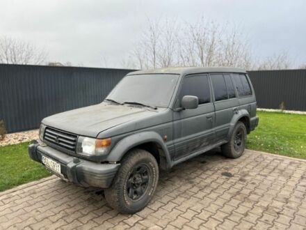 Черный Мицубиси Паджеро, объемом двигателя 2.5 л и пробегом 347 тыс. км за 2800 $, фото 1 на Automoto.ua