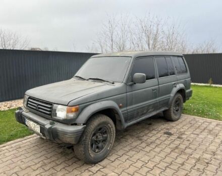 Черный Мицубиси Паджеро, объемом двигателя 2.5 л и пробегом 347 тыс. км за 2800 $, фото 1 на Automoto.ua