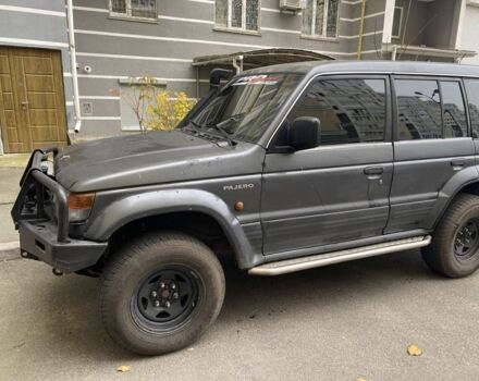 Чорний Міцубісі Паджеро, об'ємом двигуна 3.5 л та пробігом 350 тис. км за 4900 $, фото 1 на Automoto.ua