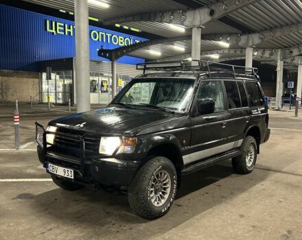 Черный Мицубиси Паджеро, объемом двигателя 2.5 л и пробегом 284 тыс. км за 2700 $, фото 1 на Automoto.ua