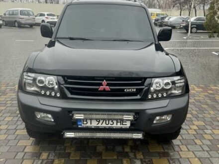Міцубісі Паджеро 2000 у Кременчуге на Automoto.ua Чорний Міцубісі Паджеро, об'ємом двигуна 3.5 л та пробігом 300 тис. км за 8000 $, фото 1 на Automoto.ua
