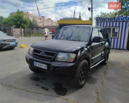 Черный Мицубиси Паджеро, объемом двигателя 3.5 л и пробегом 372 тыс. км за 4889 $, фото 1 на Automoto.ua