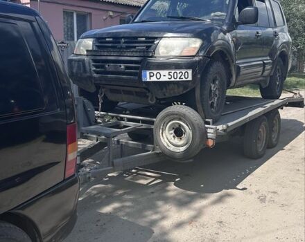 Черный Мицубиси Паджеро, объемом двигателя 3.2 л и пробегом 400 тыс. км за 3568 $, фото 1 на Automoto.ua
