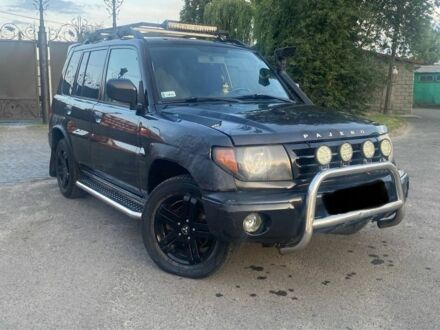 Черный Мицубиси Паджеро, объемом двигателя 1 л и пробегом 2 тыс. км за 2050 $, фото 1 на Automoto.ua