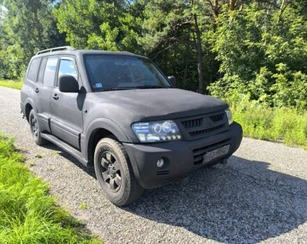 Чорний Міцубісі Паджеро, об'ємом двигуна 3.2 л та пробігом 300 тис. км за 5000 $, фото 1 на Automoto.ua