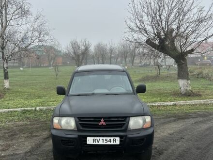 Черный Мицубиси Паджеро, объемом двигателя 3.5 л и пробегом 300 тыс. км за 2800 $, фото 1 на Automoto.ua