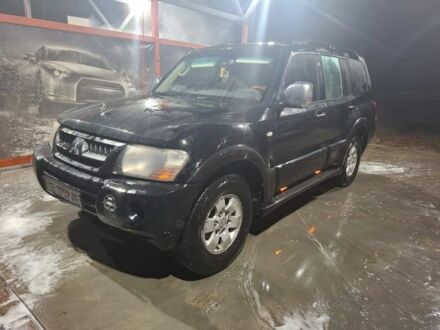 Чорний Міцубісі Паджеро, об'ємом двигуна 3 л та пробігом 194 тис. км за 5000 $, фото 1 на Automoto.ua