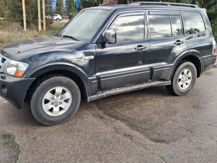 Черный Мицубиси Паджеро, объемом двигателя 3.2 л и пробегом 203 тыс. км за 7900 $, фото 1 на Automoto.ua