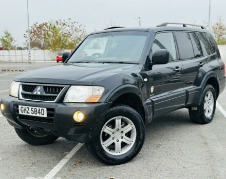 Черный Мицубиси Паджеро, объемом двигателя 3.2 л и пробегом 290 тыс. км за 4450 $, фото 1 на Automoto.ua