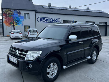 Черный Мицубиси Паджеро, объемом двигателя 2.97 л и пробегом 228 тыс. км за 10999 $, фото 1 на Automoto.ua