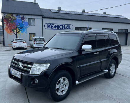 Черный Мицубиси Паджеро, объемом двигателя 2.97 л и пробегом 228 тыс. км за 10999 $, фото 1 на Automoto.ua