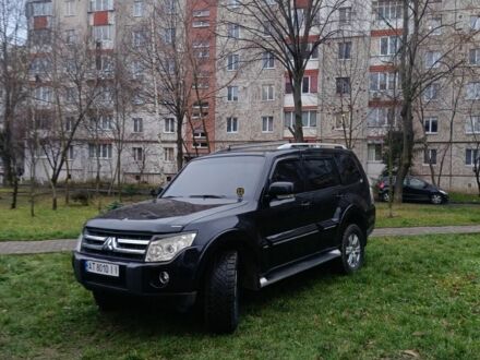 Чорний Міцубісі Паджеро, об'ємом двигуна 3.2 л та пробігом 249 тис. км за 13500 $, фото 1 на Automoto.ua