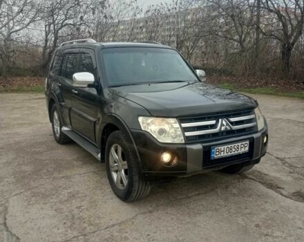 Черный Мицубиси Паджеро, объемом двигателя 3.2 л и пробегом 273 тыс. км за 9200 $, фото 1 на Automoto.ua
