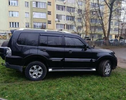 Черный Мицубиси Паджеро, объемом двигателя 3.2 л и пробегом 249 тыс. км за 13500 $, фото 1 на Automoto.ua