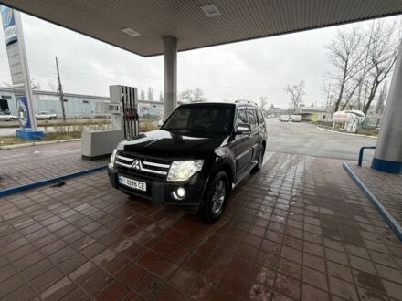 Черный Мицубиси Паджеро, объемом двигателя 3 л и пробегом 280 тыс. км за 8200 $, фото 1 на Automoto.ua