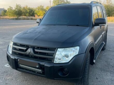 Чорний Міцубісі Паджеро, об'ємом двигуна 3 л та пробігом 300 тис. км за 5500 $, фото 1 на Automoto.ua