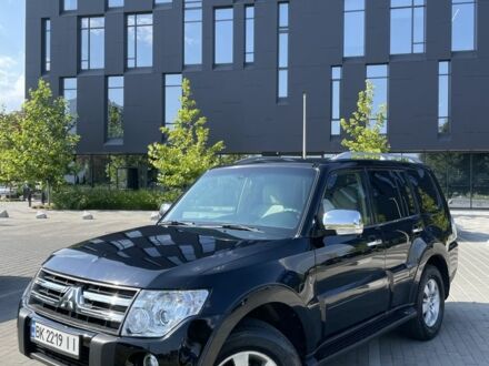 Черный Мицубиси Паджеро, объемом двигателя 3 л и пробегом 215 тыс. км за 11300 $, фото 1 на Automoto.ua