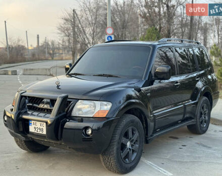 Чорний Міцубісі Паджеро, об'ємом двигуна 3.8 л та пробігом 260 тис. км за 10500 $, фото 1 на Automoto.ua