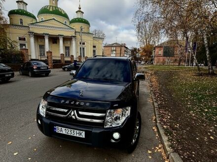 Черный Мицубиси Паджеро, объемом двигателя 3 л и пробегом 172 тыс. км за 13400 $, фото 1 на Automoto.ua